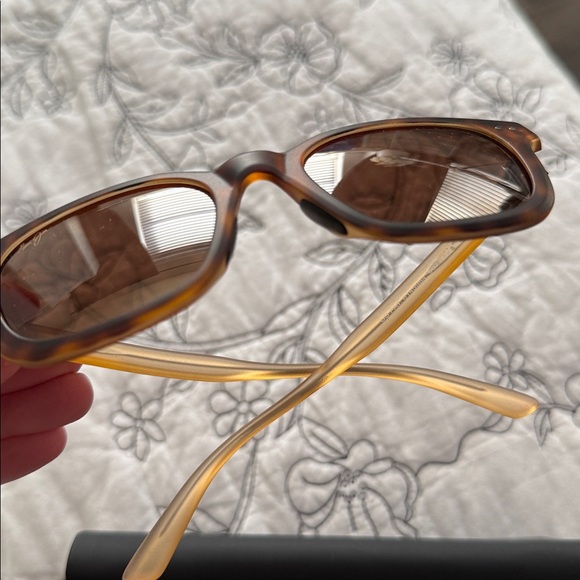 New Maui Jim Black Sunglasses Holder and sunglasses - Picture 5 of 8